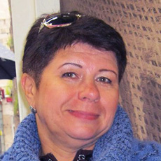 Пациент, проходивший лечение в Стоматологии Комфорта фото пациента, которому установили зубные протезы