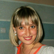 Ольга – пациентка, которой провели имплантацию фотография пациентки Ольги Стоматологии Комфорта