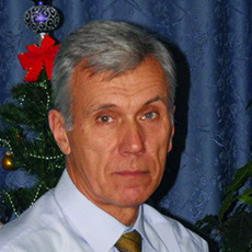 Пациент Арсений Михайлович, прошедший лечение в нашей клинике пациент Стоматологии Комфорта — Арсений Михайлович